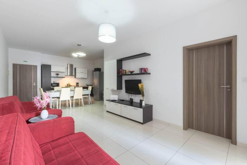 Modern Apt. Close To The Square San Pawl il-Baħar Zewnętrze zdjęcie