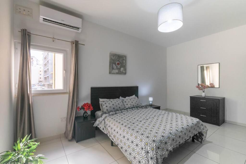 Modern Apt. Close To The Square San Pawl il-Baħar Zewnętrze zdjęcie